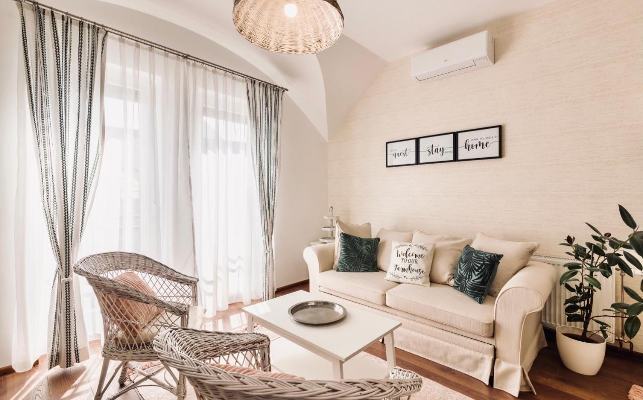 Monarchia Cottage Apartman Mosonmagyarovar Ngoại thất bức ảnh