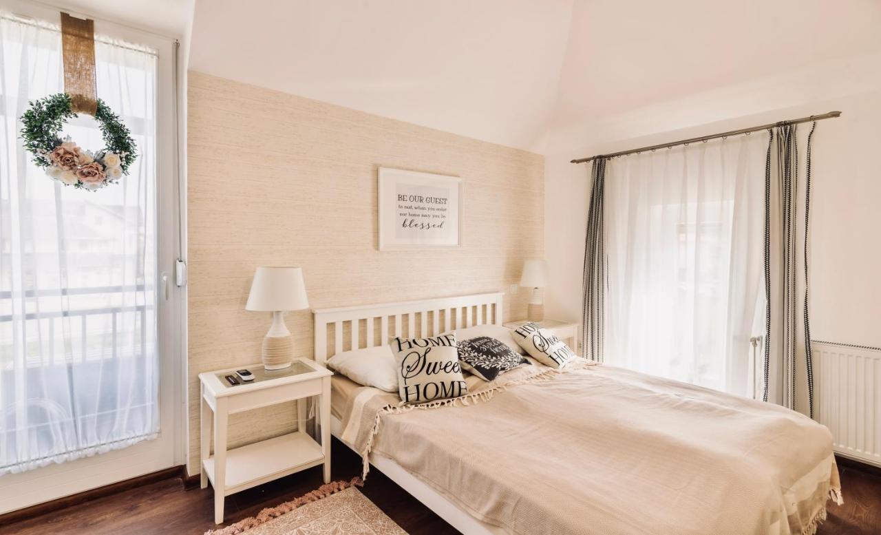 Monarchia Cottage Apartman Mosonmagyarovar Ngoại thất bức ảnh